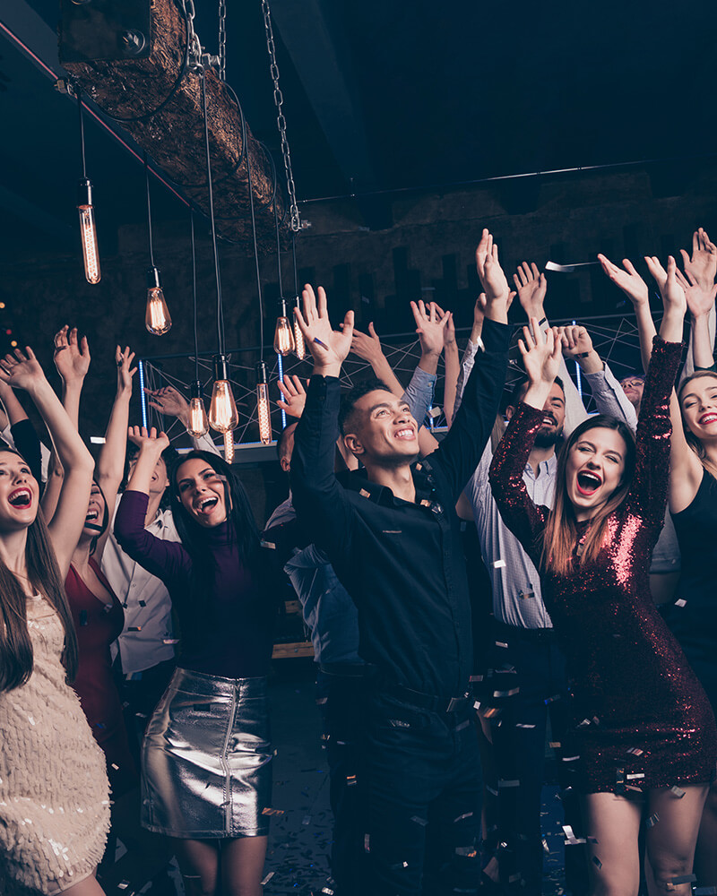 Selecting DJ packages using tailored à la carte service choices