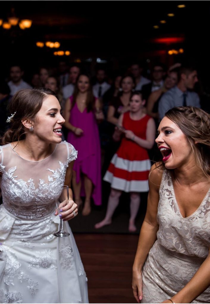 Customizing DJ services with flexible à la carte event options